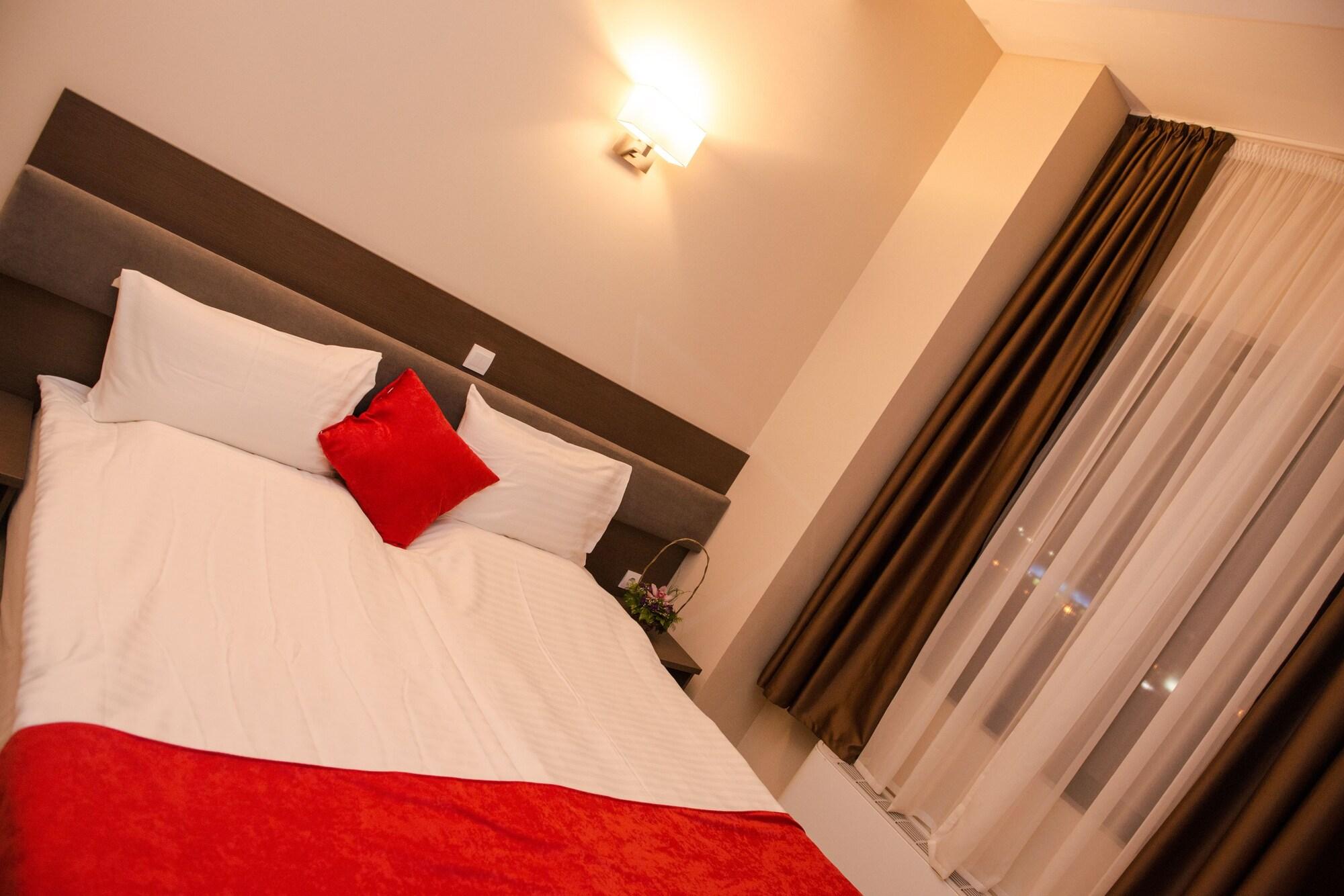 Opera House Hotel Скопие Екстериор снимка