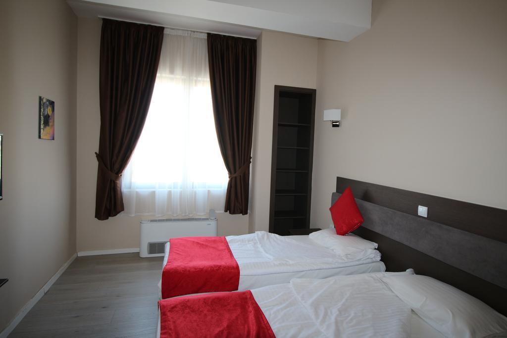 Opera House Hotel Скопие Екстериор снимка